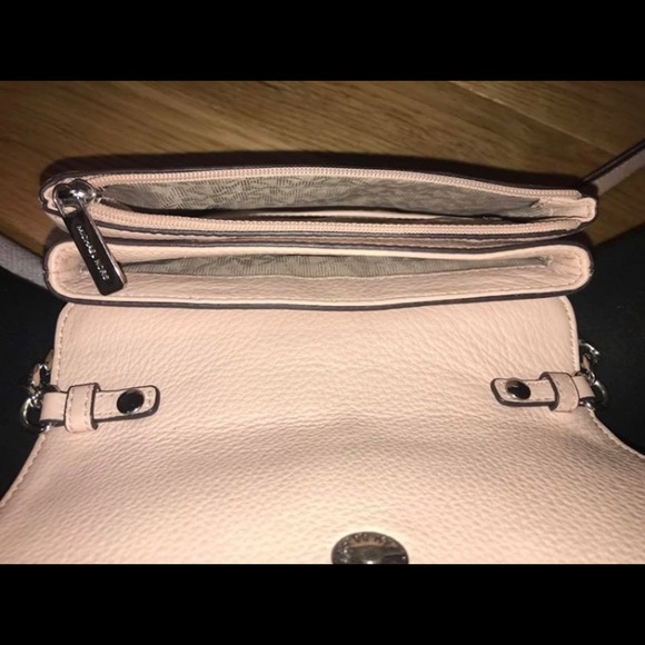 Authentic Pink Michael Kors Crossbody - Picture 2 of 2